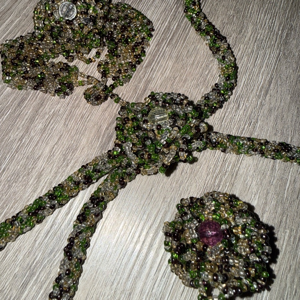 Elegant Beaded Jewelry Set in Green and Silver